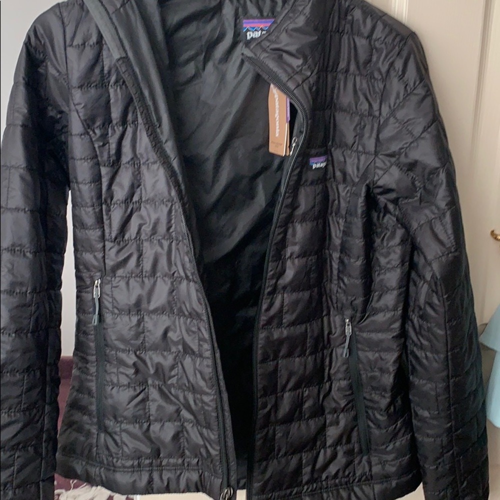 NWT never worn black women’s Patagonia jacket